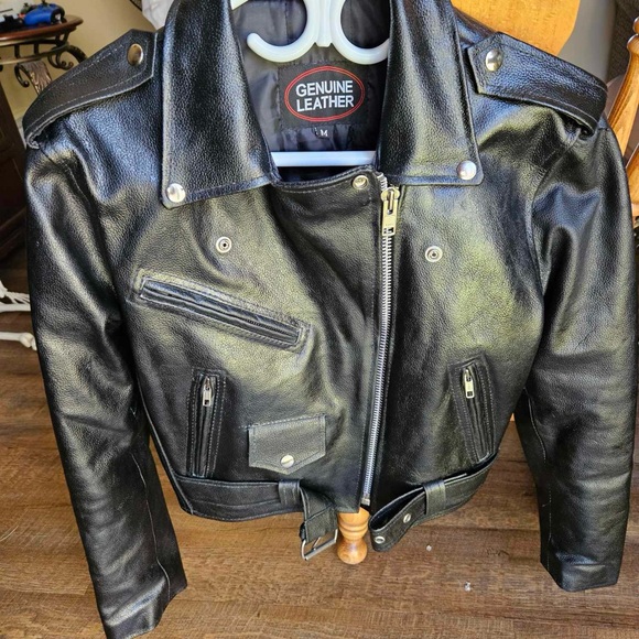 Genuine Black Leather Bomber style Jacket NWOT - Picture 2 of 14